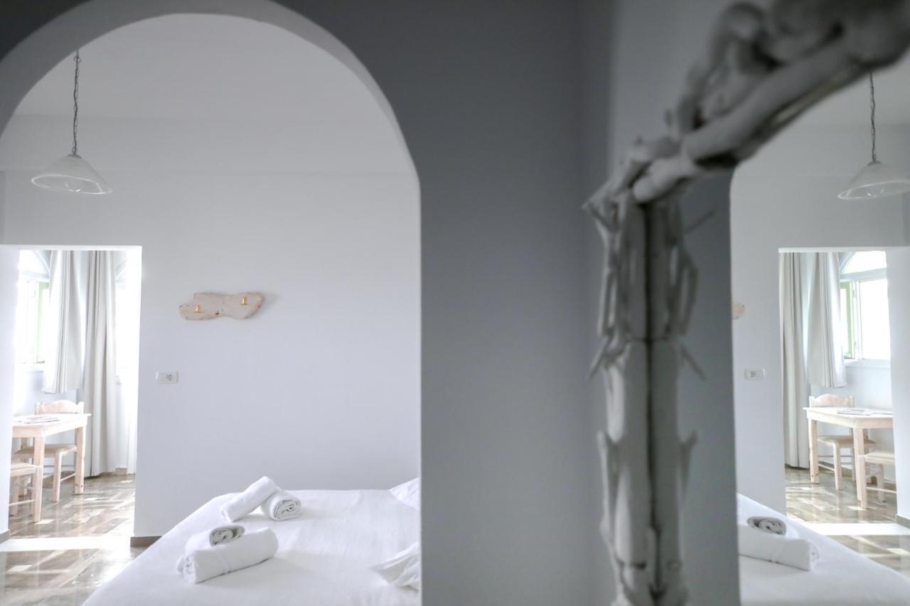 The Cliff Reflections - Adults Only Appartement Megalochori (Santorini)