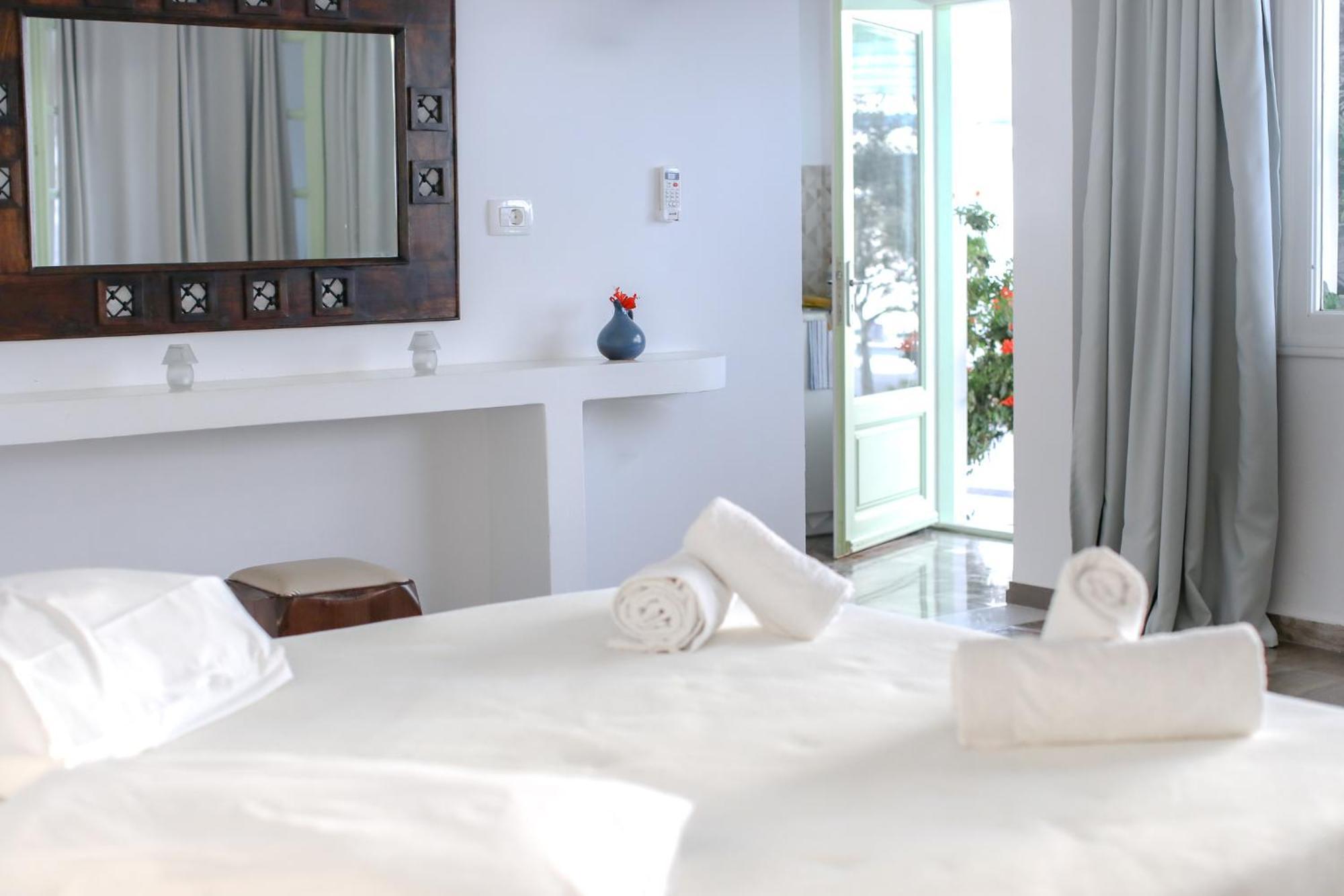 The Cliff Reflections - Adults Only Apartament *