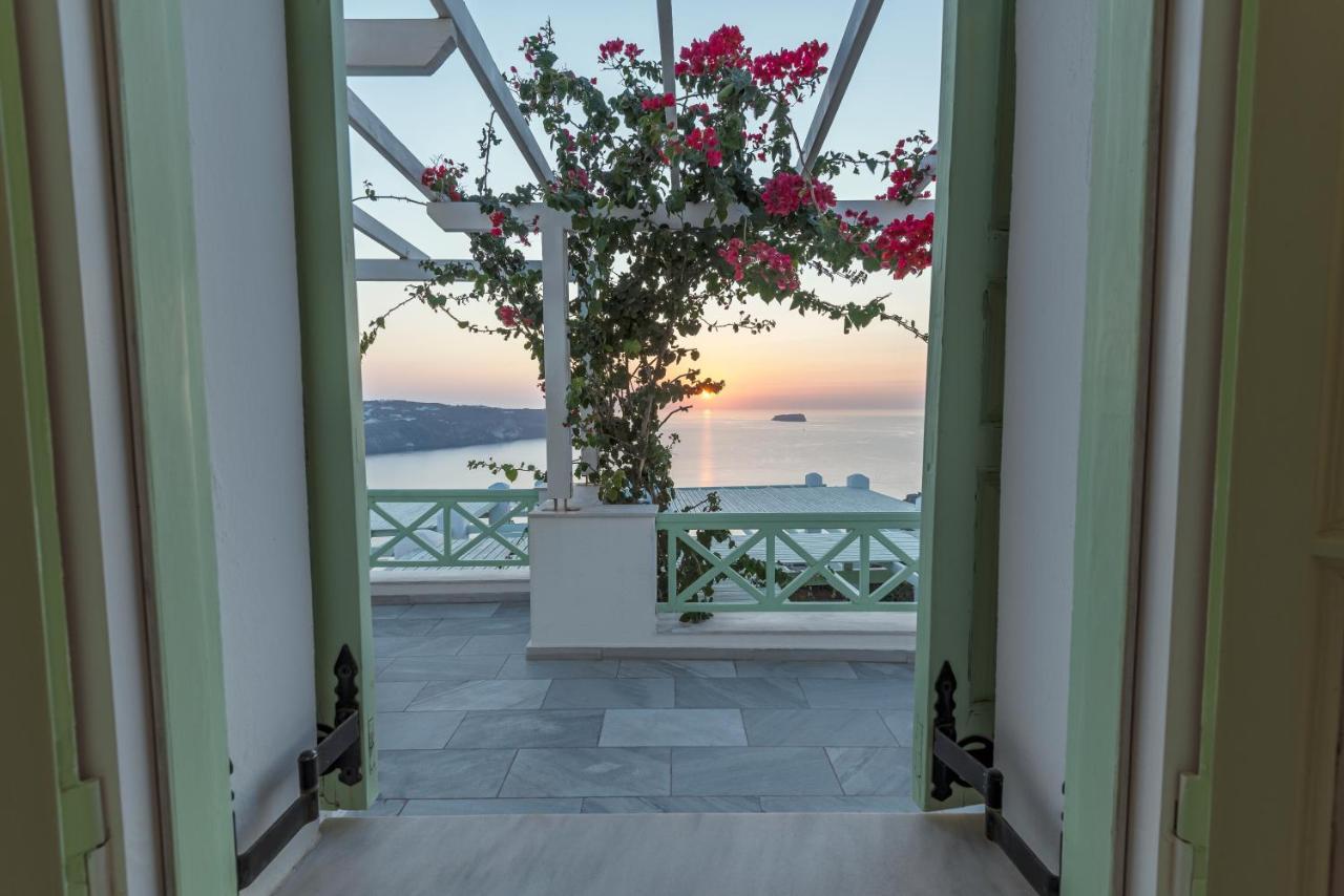 The Cliff Reflections - Adults Only * Megalochori (Santorini)